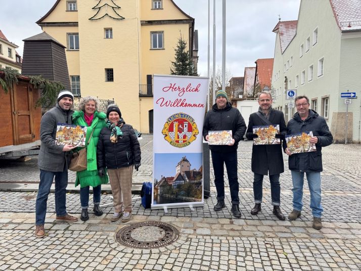 Das Verkaufsteam des Lions-Adventskalender